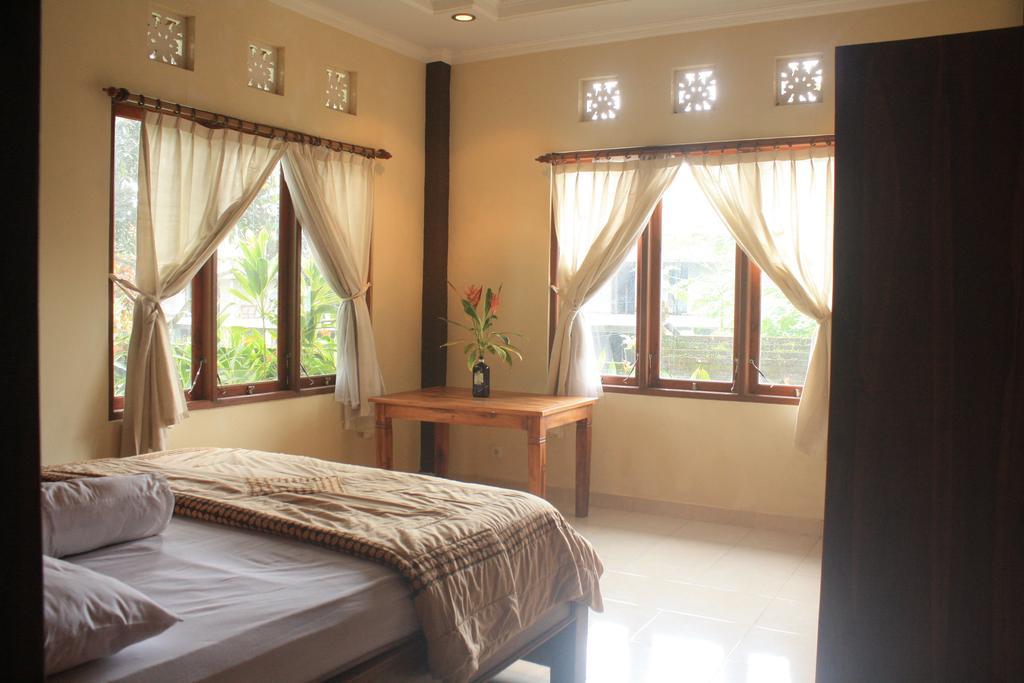 Pondok Loris Guest House Ubud Rum bild